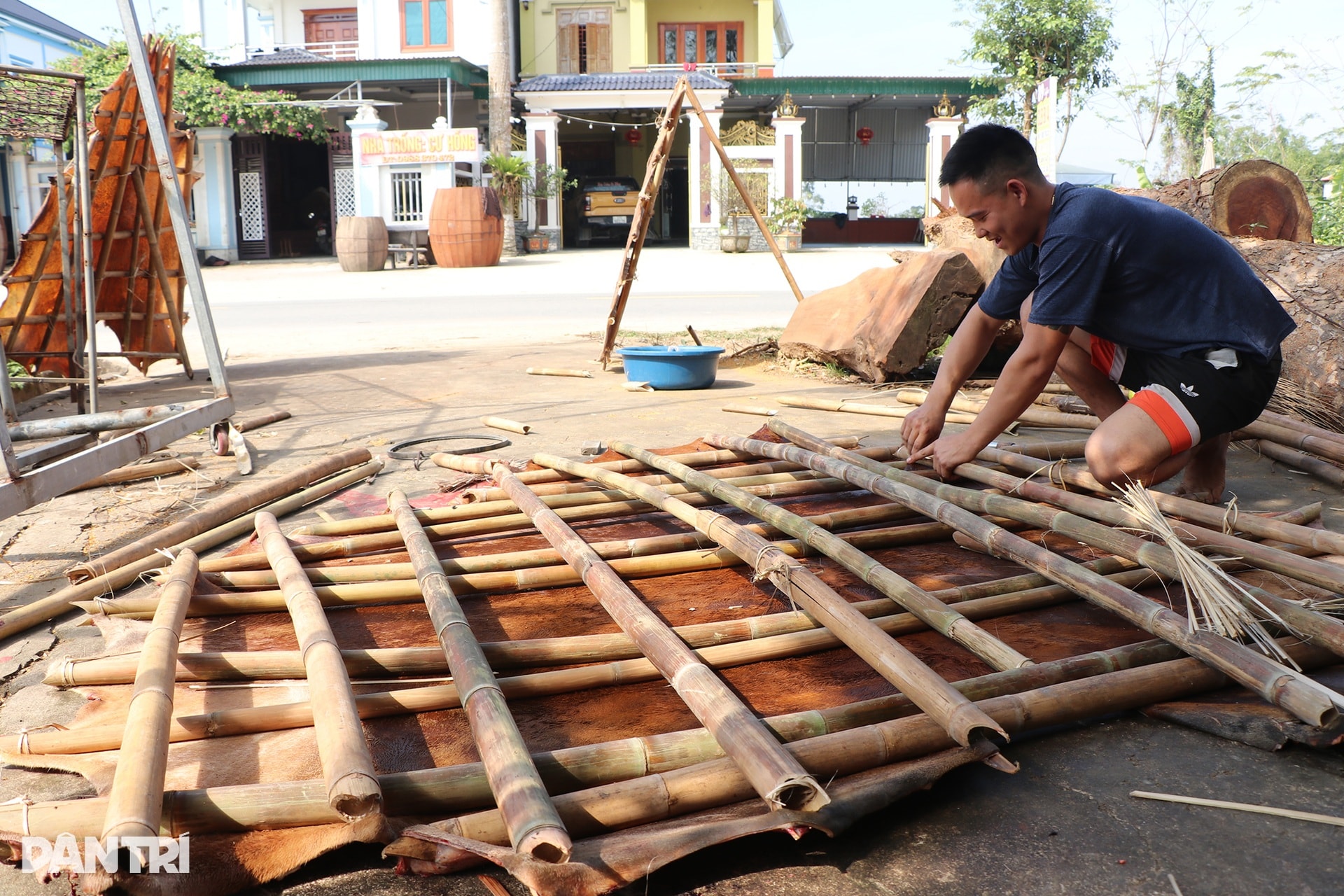 Nghề tay gõ nhịp, chân nhún nhảy vào vụ Tết - 5