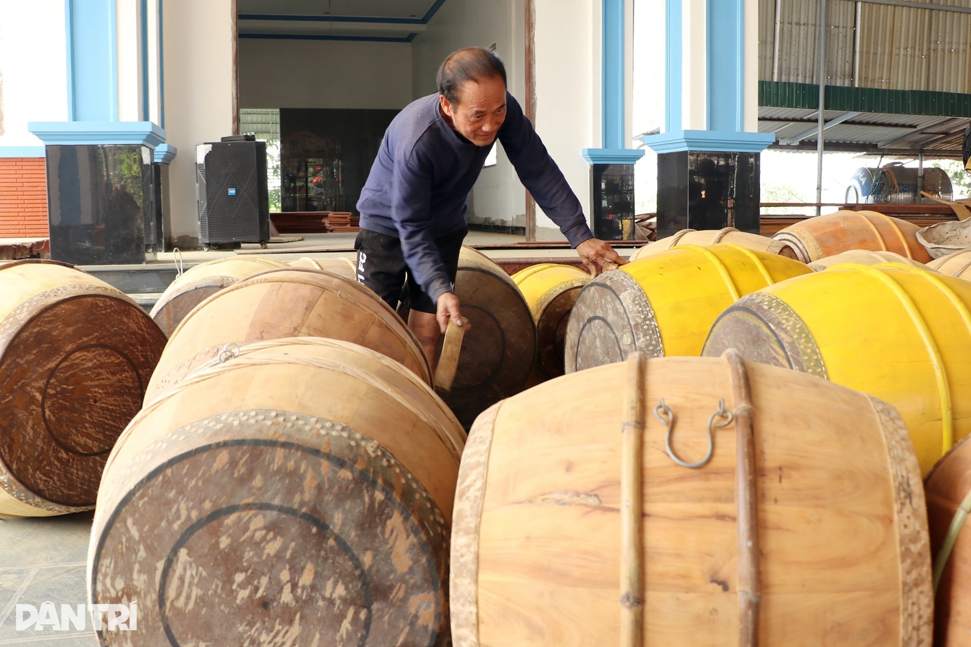 Nghề tay gõ nhịp, chân nhún nhảy vào vụ Tết - 14