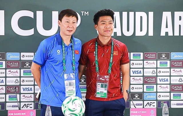 HLV Kim Sang-sik: 'U23 Việt Nam đặt mục tiêu vào tứ kết U23 châu Á 2026'- Ảnh 1. HLV Kim Sang-sik: 'U23 Việt Nam đặt mục tiêu vào tứ kết U23 châu Á 2026'- Ảnh 1.