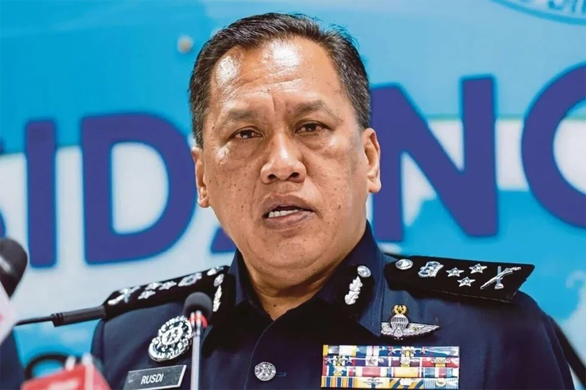 Giám đốc Cục Điều tra Tội phạm Thương mại Bukit Aman, Datuk Rusdi Mohd Isa tiết lộ về vụ điều tra làm giả giấy tờ của 7 cầu thủ nhập tịch Malaysia
