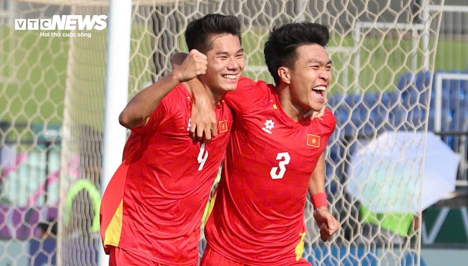 Hiểu Minh là cầu thủ xuất sắc nhất trận đấu.