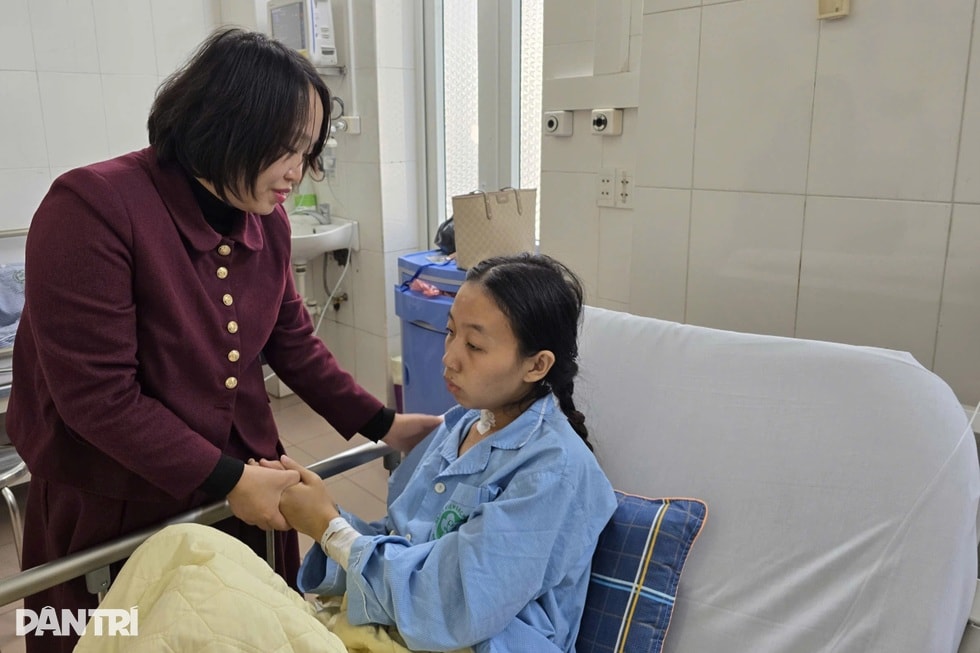 Khẩn cấp trao hơn 338 triệu đồng tiếp sức người mẹ trẻ chờ mổ tim - 3 Khẩn cấp trao hơn 338 triệu đồng tiếp sức người mẹ trẻ chờ mổ tim - 3