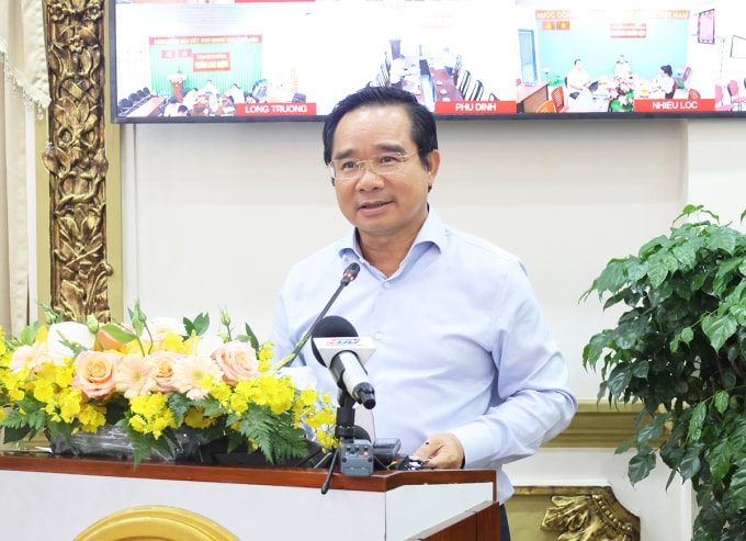 Chủ tịch UBND TP HCM Nguyễn Văn Được tại hội nghị chiều 6/1. Ảnh: VPUB