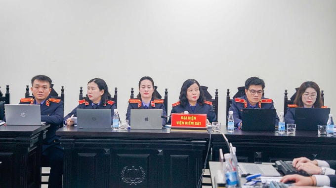 Đại diện VKS tại tòa. Ảnh: Linh Đan