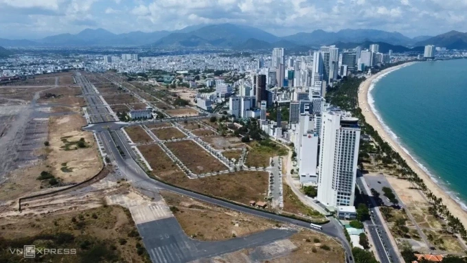 Sân bay Nha Trang cũ, địa điểm đất vàng bị sang tay trái phép cho Phúc Sơn. Ảnh:Bùi Toàn
