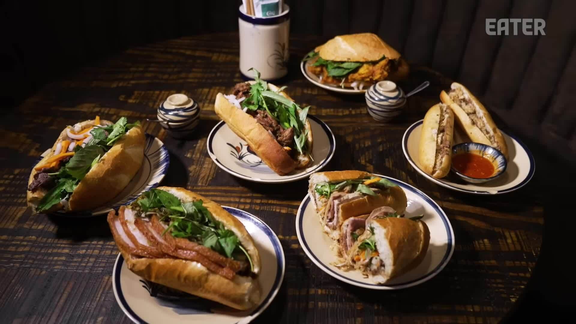 Tiệm bánh mì Việt ở New York hút khách xếp cả tiếng chờ mua