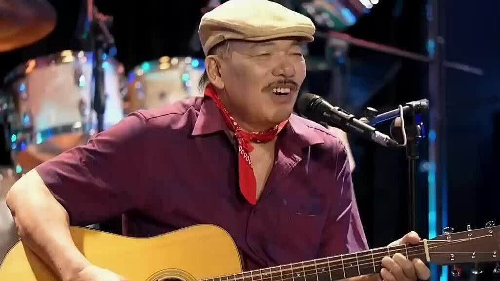 Nhạc sĩ Trần Tiến hát 'Mặt trời bé con'