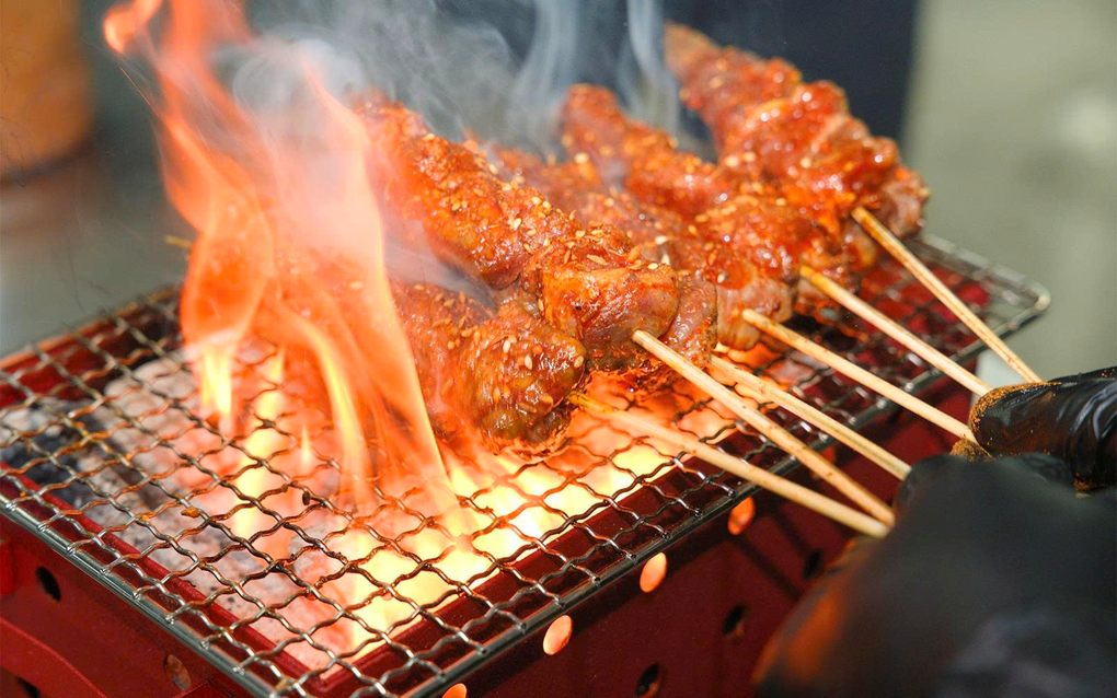 Lửa Đỏ Tân Cương: Thưởng thức ẩm thực Trung Hoa ngay giữa lòng Hà Nội - 4