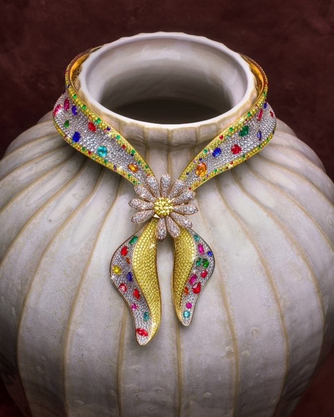 Thiết kế Bandana Royale tốn nhiều tuần thực hiện. Ảnh: Jacob & Co.