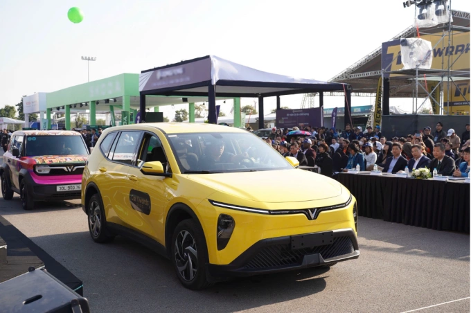 Hai dòng xe của VinFast tại triển lãm Vietnam Mobility Show ngày 26/12/2025. Ảnh: Hoàng Giang