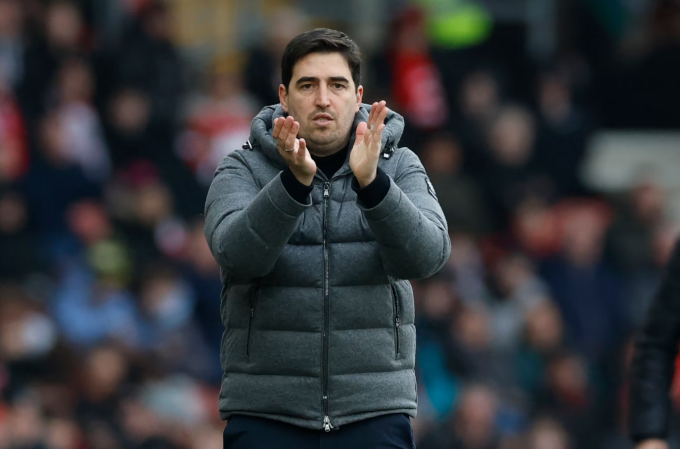 HLV Andoni Iraola chỉ đạo trong trận Bournemouth gặp Southampton trên sân St Marys, Southampton, Anh ngày 15/2/2025. Ảnh: Reuters