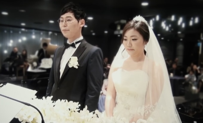 Choi Sung-hee và Jeon Min-geun trong đám cưới vào tháng 11/2015. Ảnh: SBS