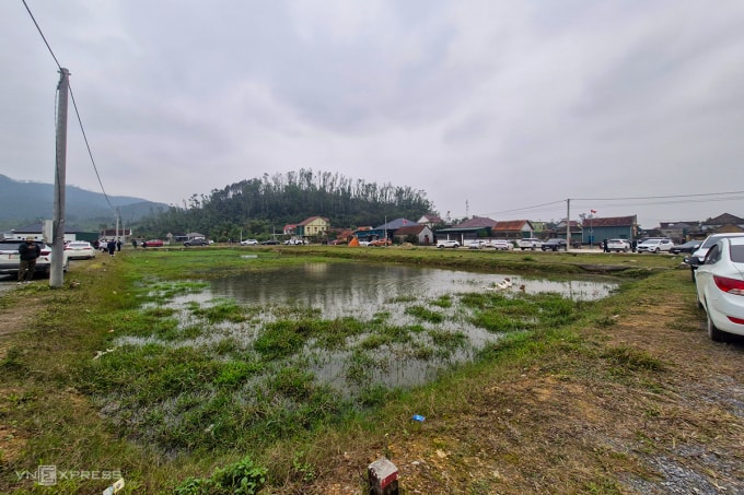 Lô đất mà bà Thảo mua với giá 2,8 tỷ đồng, sau đó bị chủ bẻ cọc khi có khách trả giá hơn 600 triệu đồng. Ảnh: Đức Hùng