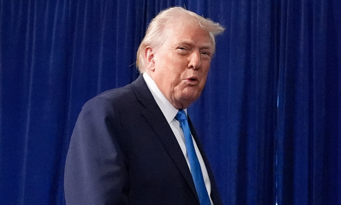 Tổng thống Mỹ Donald Trump tại khu nghỉ dưỡng Mar-a-Lago ở Florida hôm 3/1. Ảnh: AP