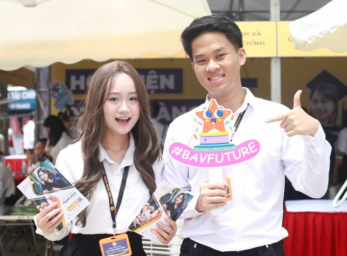 Đại diện Học viện Ngân hàng trong ngày hội tư vấn lựa chọn nguyện vọng năm 2025. Ảnh: Học viện Ngân hàng