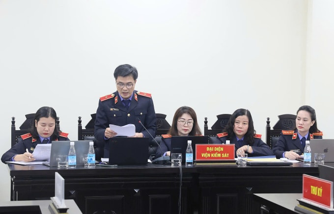 Đại diện VKS tại tòa. Ảnh: Linh Đan