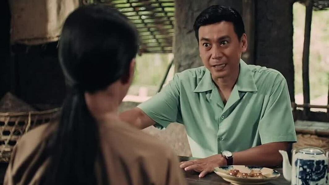 Cảnh Khả (Ngọc Thuận) đến nhà Mến (Thu Trang) đòi nợ