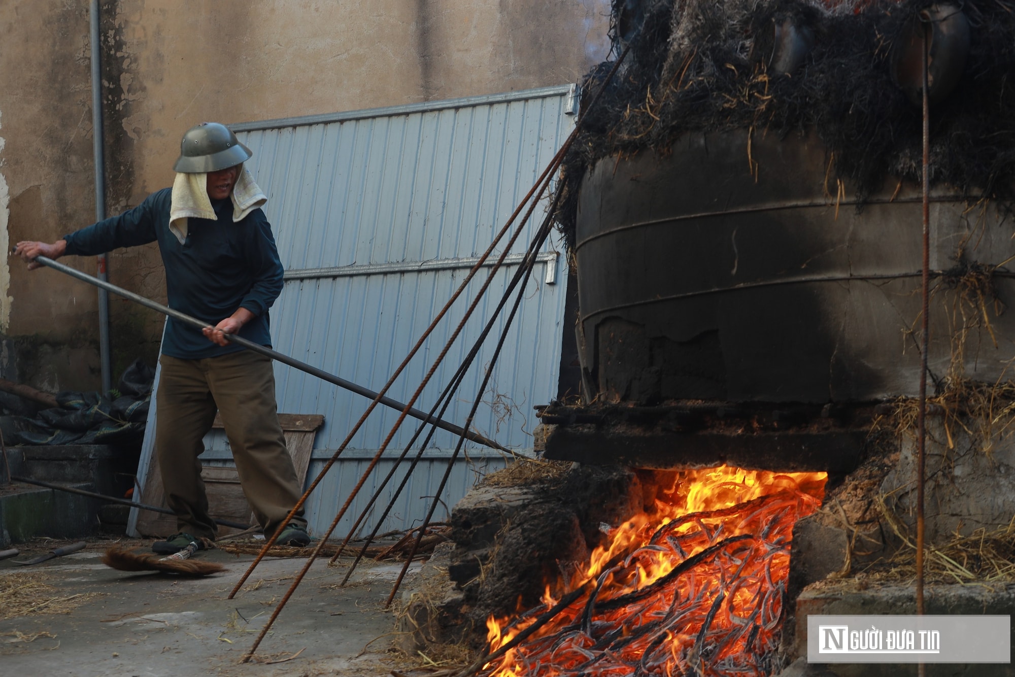 Độc đáo làng nghề truyền thống hơn 300 năm tuổi “cứ đỏ lửa là có tiền” - Ảnh 8.