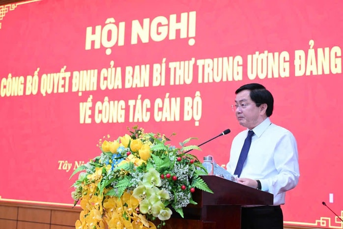 Tây Ninh công bố quyết định bổ nhiệm cán bộ mới từ Ban Bí thư - Ảnh 2.