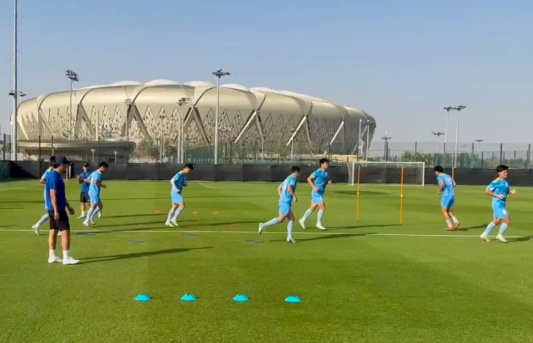 Lịch thi đấu bóng đá hôm nay ngày 8/1-9/1: U23 Việt Nam đại chiến U23 Kyrgyzstan- Ảnh 1.