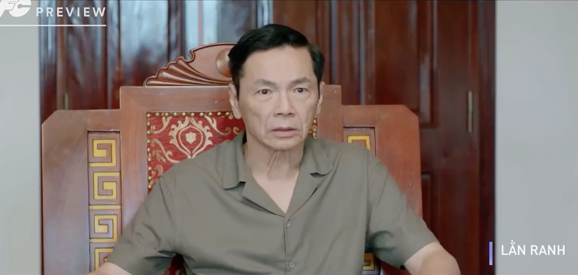 Ông Sách hốt hoảng lúc thấy bí thư Sơn bất ngờ đổ bệnh khi đang nói chuyện.