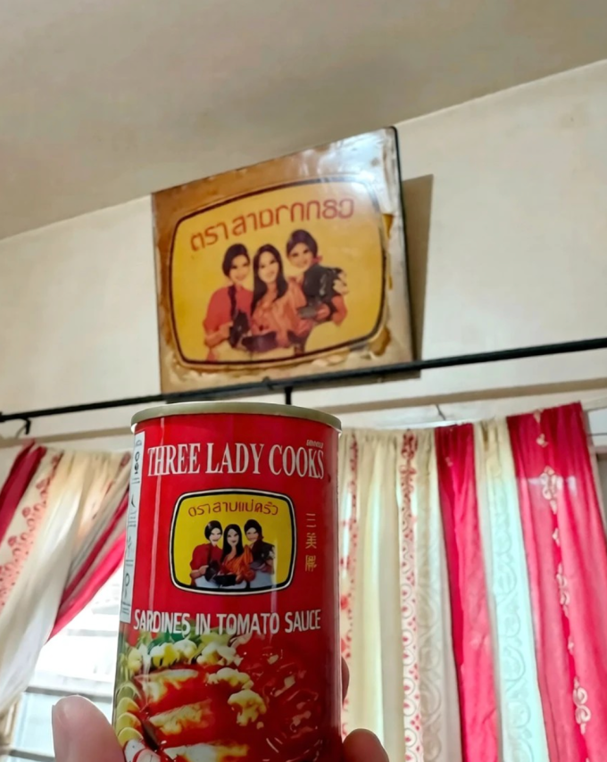 Thương hiệu cá hộp Ba Cô Gái (Three Lady Cooks) là món ăn quen thuộc với người Việt từ đầu năm 2000. Ảnh: @picha966