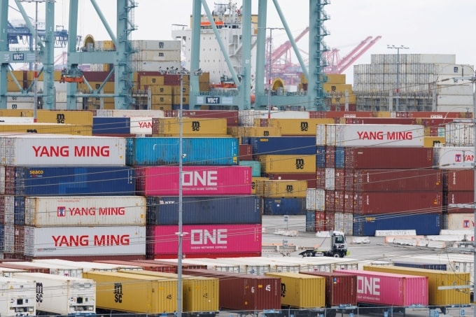Container tại cảng Los Angeles (Mỹ) tháng 11/2025. Ảnh: Reuters