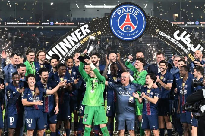 PSG mừng danh hiệu Siêu Cup Pháp. Ảnh: AFP