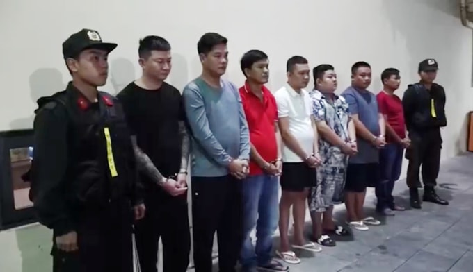 7 nghi can trong nhóm giang hồ cưỡng đoạt tài sản. Ảnh: Công an TP HCM