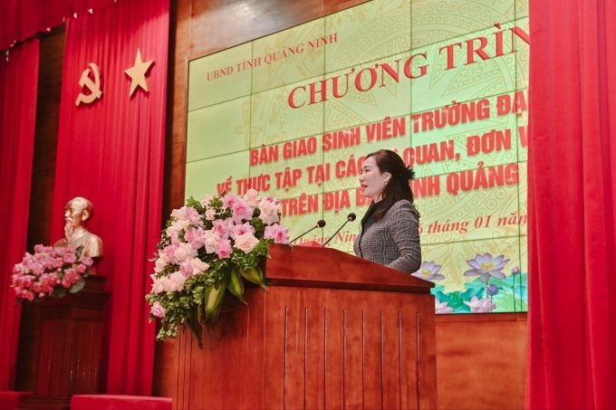 Bà Nguyễn Thị Hạnh - Phó chủ tịch UBND Quảng Ninh chia sẻ về mục tiêu phát triển kinh tế, chuyển đổi số và nguồn nhân lực chất lượng cao. Ảnh: FPT