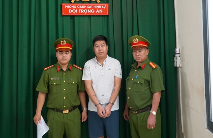 Trung Thế Lữ tại cơ quan điều tra. Ảnh: Công an TP HCM