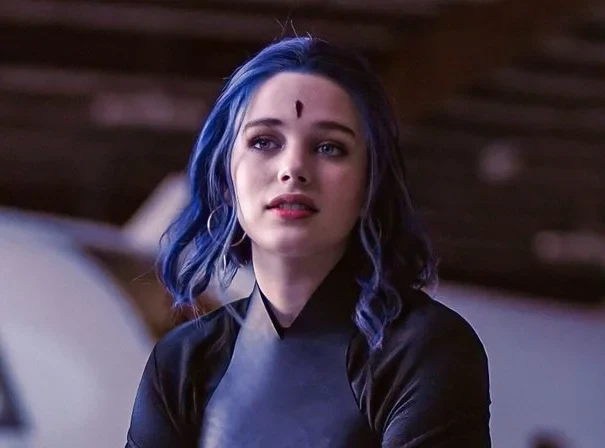 Trích đoạn của Teagan Croft trong series 'Titans'