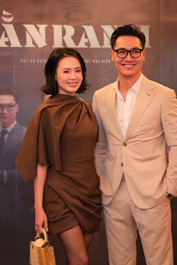 Phạm Ngọc Triển - Chánh văn phòng UBND tỉnh trong 'Lằn ranh' có đời thực ra sao ở tuổi 40?- Ảnh 1. Phạm Ngọc Triển - Chánh văn phòng UBND tỉnh trong 'Lằn ranh' có đời thực ra sao ở tuổi 40?- Ảnh 1.