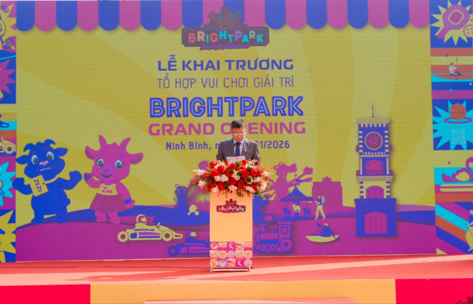 Ông Hoàng Mạnh Quân - Giám đốc Công ty Cổ phần Phát triển Golf Thiên Đường phát biểu tại buổi lễ khai trương.