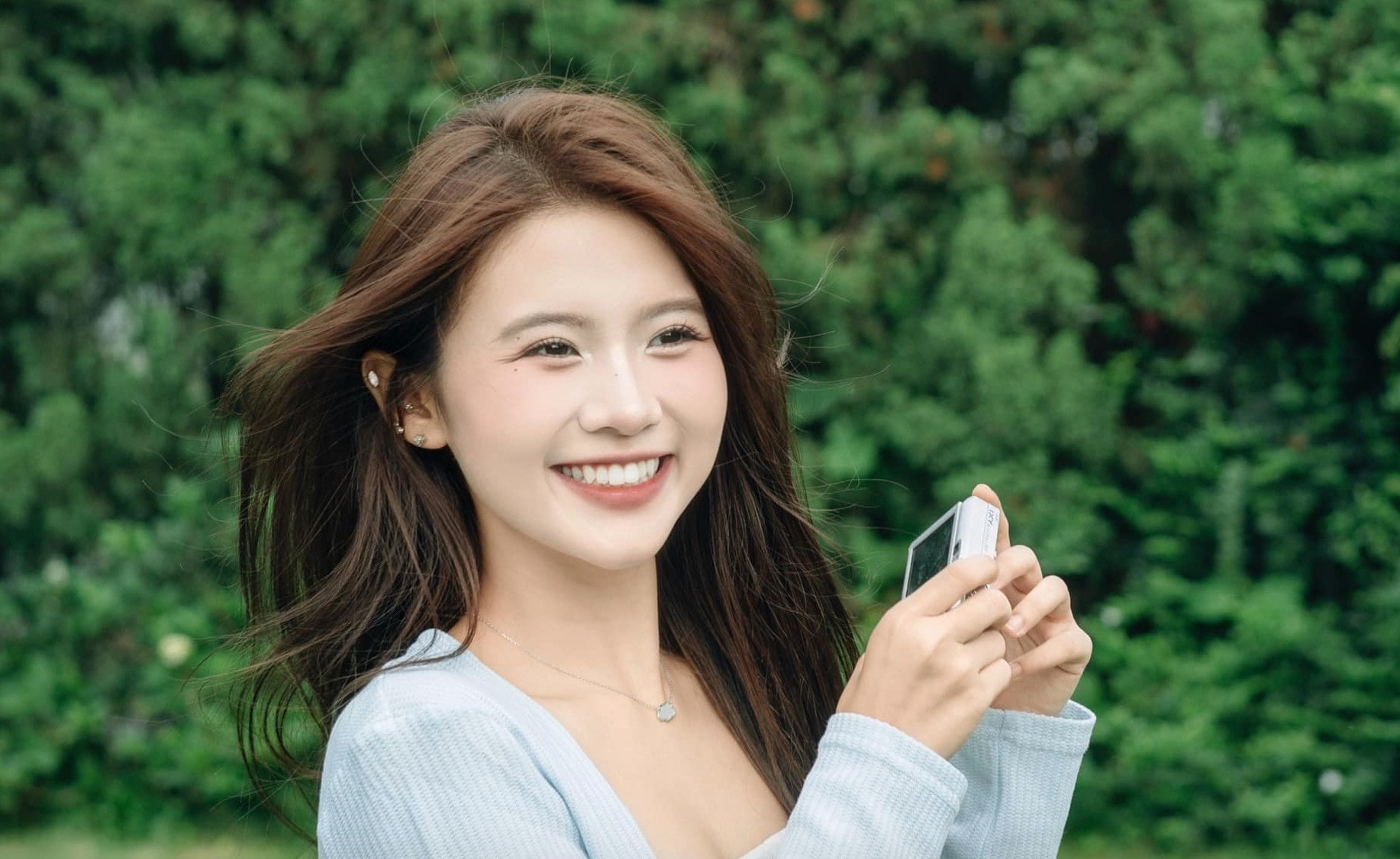 Nữ diễn viên từng bày tỏ cô trân trọng và biết ơn sự kỳ vọng của khán giả. Dù còn nhiều áp lực song cô coi đó là động lực để không ngừng hoàn thiện bản thân, tích lũy kinh nghiệm diễn xuất mỗi ngày.