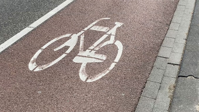 Làn xe đạp sử dụng nhựa đường màu đỏ tại Hà Lan. Ảnh: Bicycle Dutch