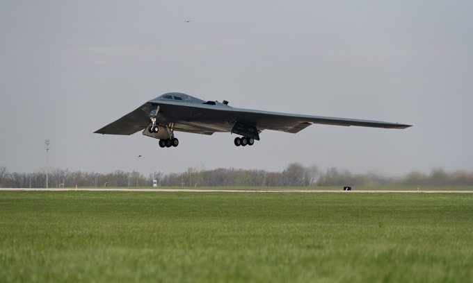 Oanh tạc cơ tàng hình B-2 cất cánh từ căn cứ Whiteman, bang Missouri, Mỹ tháng 4/2025. Ảnh: USAF