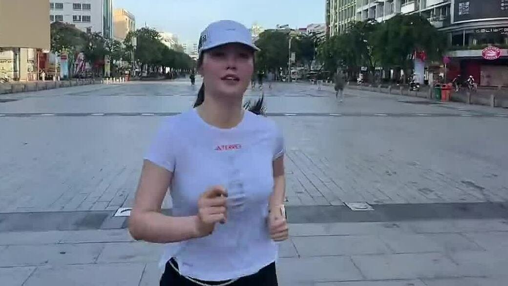 Diễm My 9x giữ dáng bằng cách chạy bộ sau sinh