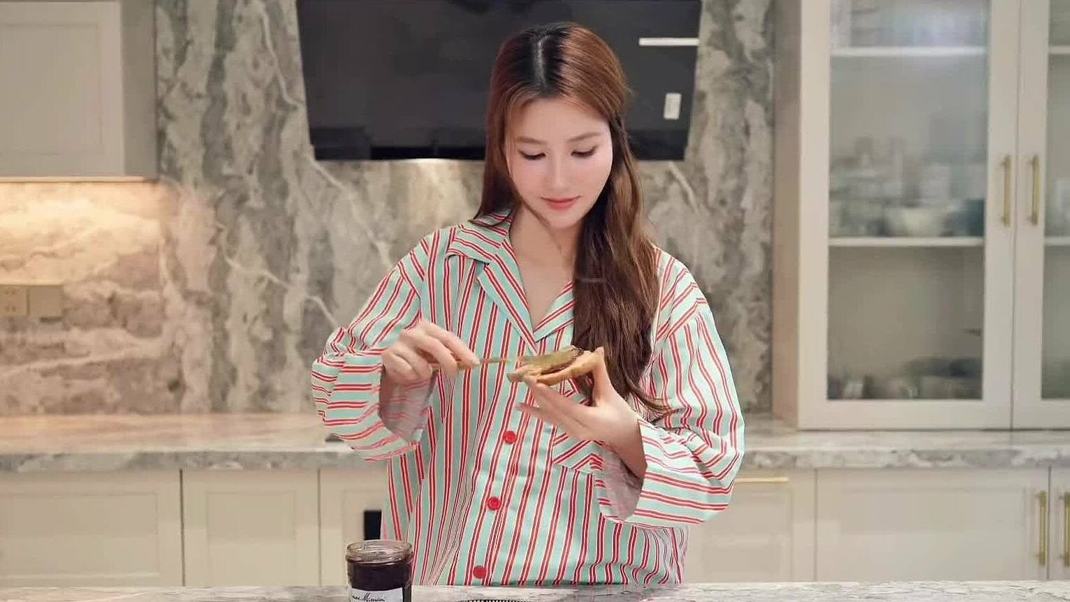 Vlog vào bếp chuẩn bị bữa sáng của Diễm Mỹ 9x