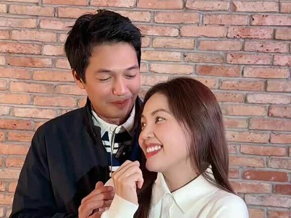 Quang Tuấn - Linh Phi quay video hài khi đi cine tour đầu năm