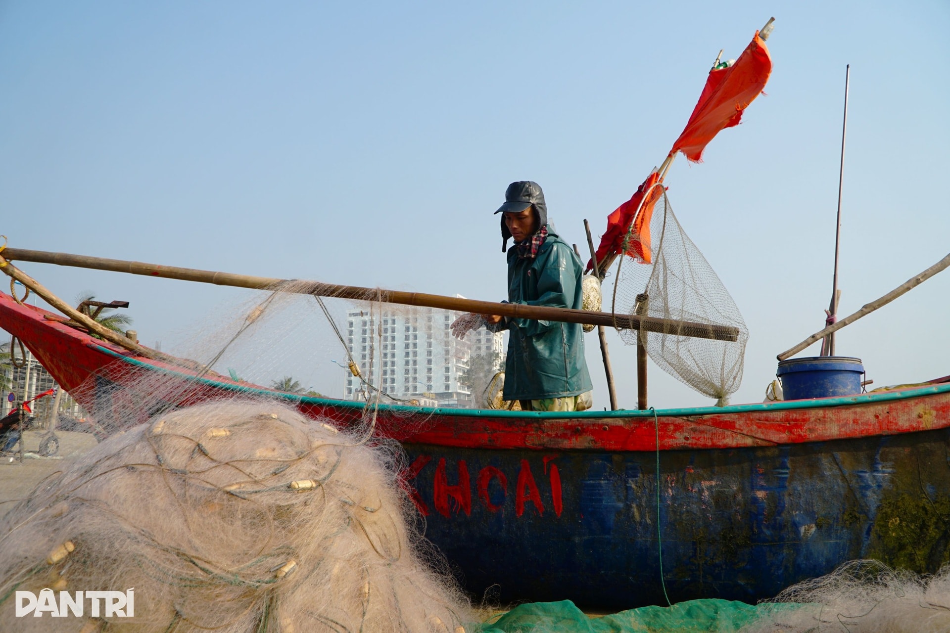 Lạnh tê tái, ngư dân ra khơi săn loài cá đắt đỏ, thu vài triệu đồng - 7
