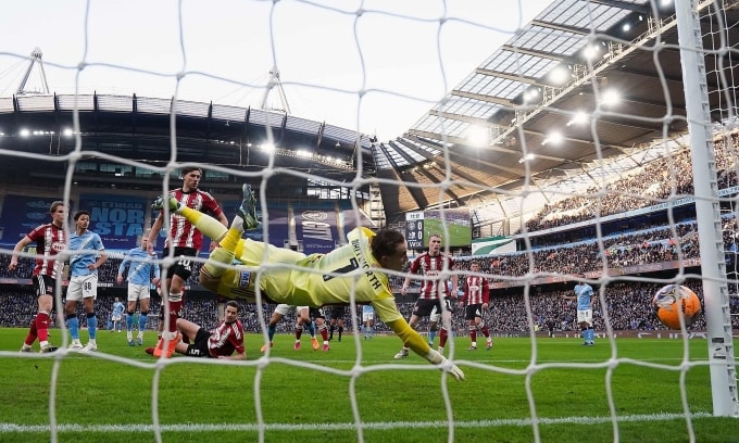 Max Alleyne (thứ hai từ trái sang) ghi bàn mở tỷ số cho Man City trong trận gặp Exeter ở vòng ba Cup FA trên sân Etihad, thành phố Manchester, Vương quốc Anh ngày 10/1/2026. Ảnh: PA