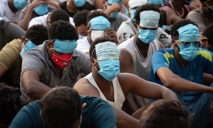 Lao động trong các trung tâm lừa đảo được giải cứu tại Myanmar hồi tháng 2/2025. Ảnh: AP