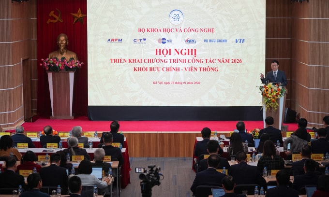 Bộ trưởng Nguyễn Mạnh Hùng tại Hội nghị Triển khai công tác năm 2026 khối Bưu chính Viễn thông, ngày 10/1/2026. Ảnh: Lưu Quý