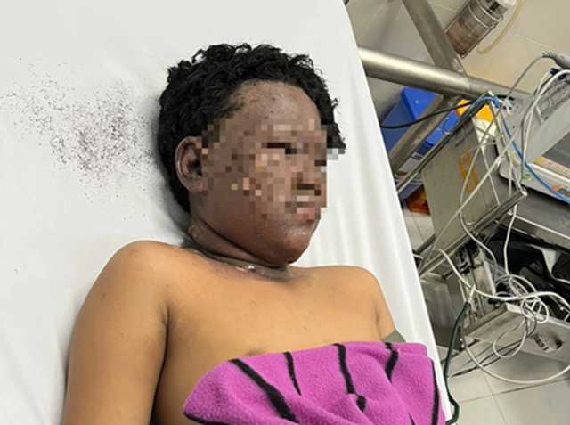 Thấy con trai kêu thất thanh, bố mẹ chạy ra thấy cảnh tượng "nổi da gà"- Ảnh 1.