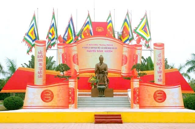Lễ hội Đền Trạng Trình Nguyễn Bỉnh Khiêm: Tôn vinh di sản tư tưởng của bậc hiền triết tiêu biểu dân tộc - Ảnh 2.