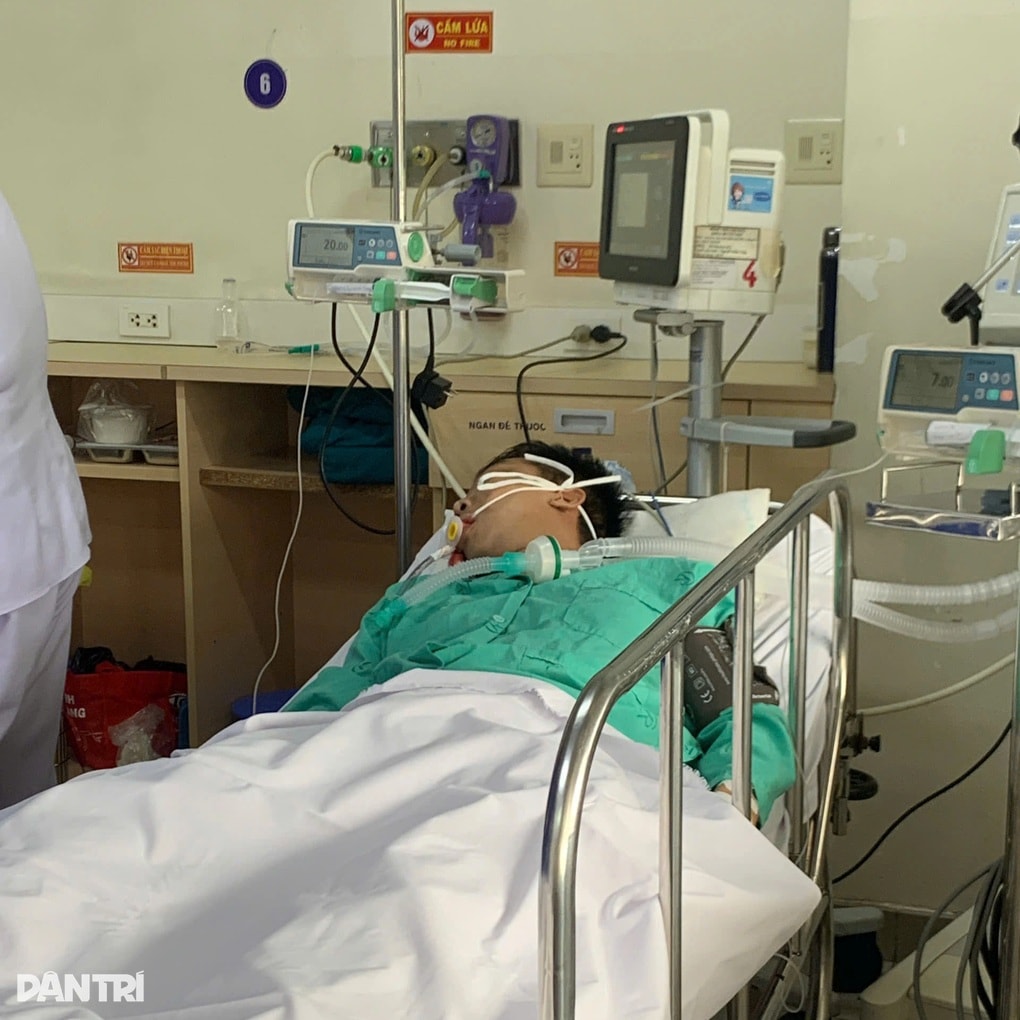 Thoi thóp vì căn bệnh hiếm, chàng trai cầu xin sự giúp đỡ để được sống tiếp - 1