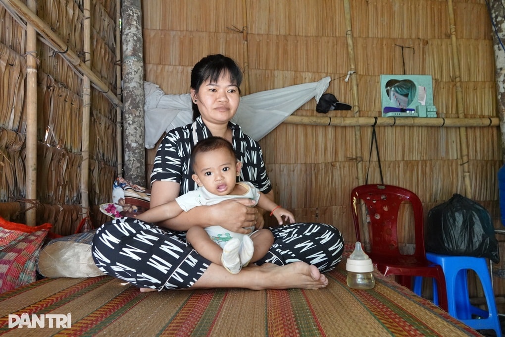 Người chồng Khmer cầu xin giúp vợ ung thư vú, con thơ chào đời khát sữa - 3