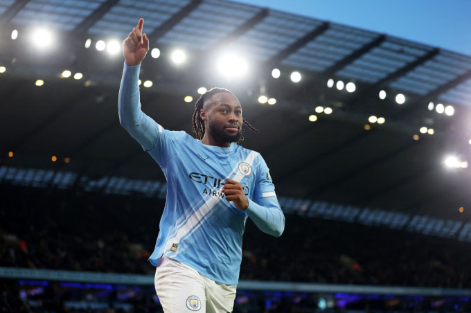 Antoine Semenyo mừng bàn trong trận ra mắt Man City, khi đội thắng Exeter 10-1 ở vòng ba Cup FA trên sân Etihad, thành phố Manchester, Vương quốc Anh ngày 10/1/2026. Ảnh: Reuters