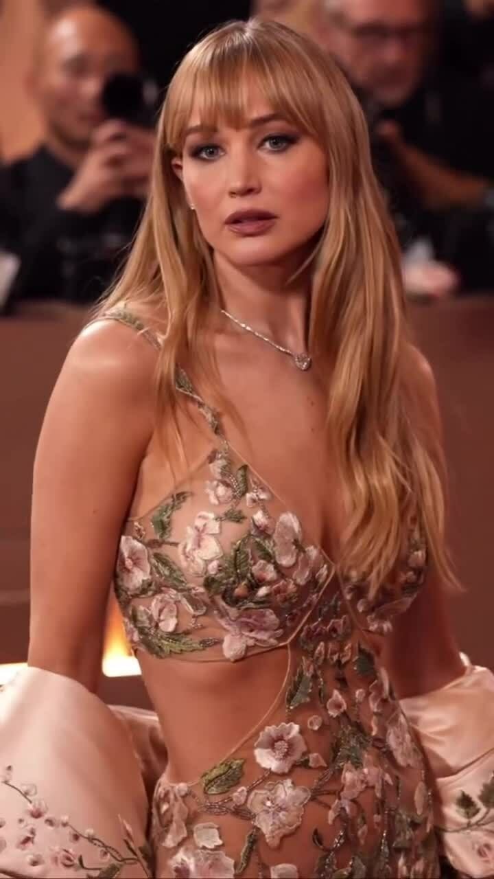 Jennifer Lawrence tại lễ trao giải Quả Cầu Vàng 2026